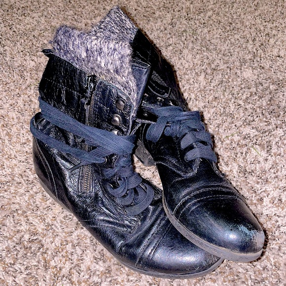 Leather combat boots - Picture 2 of 5